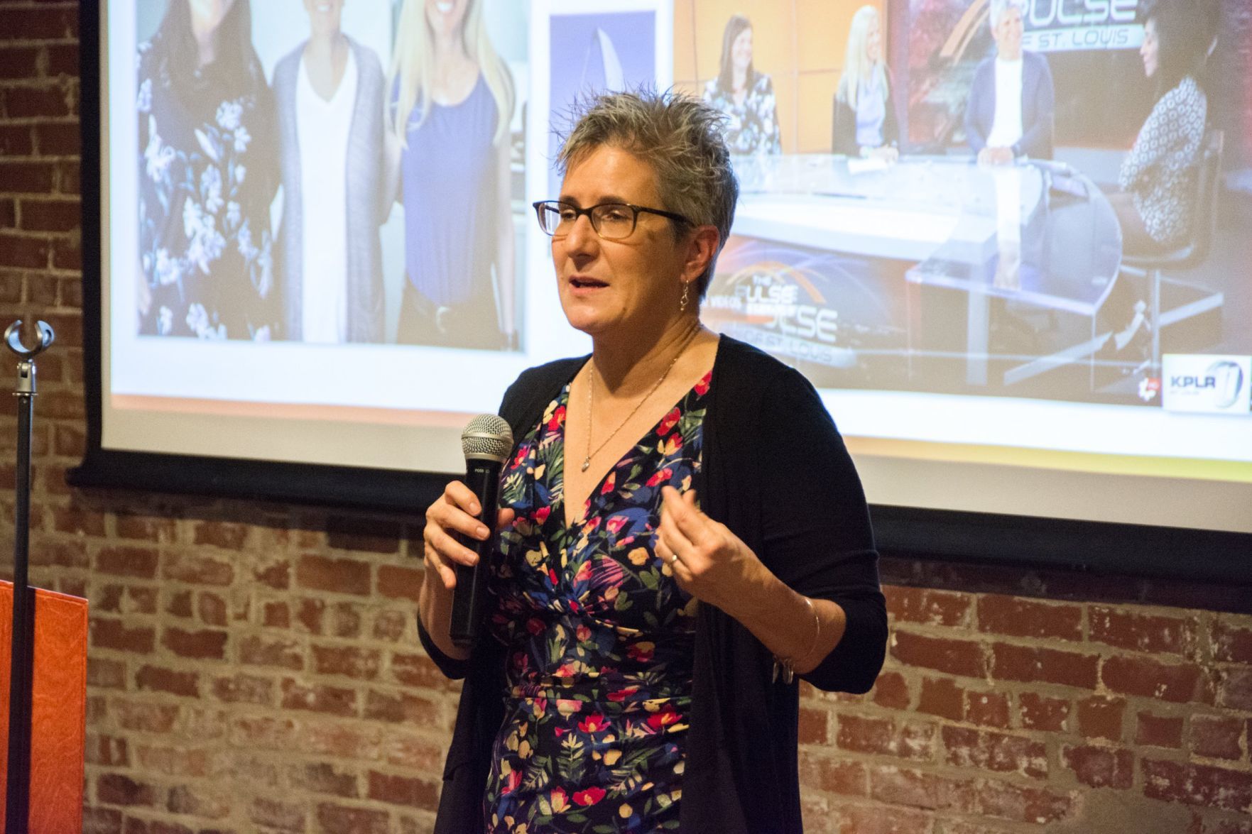 Jane Beckman, Honoree, speaks at the event
